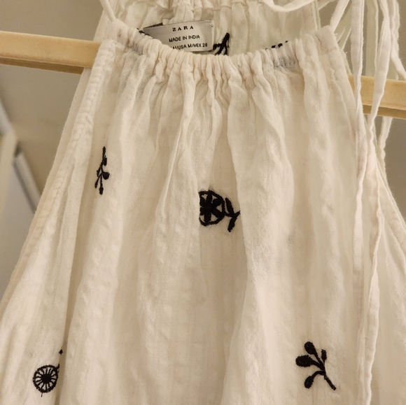 Zara White Linen Top with Navy Blue Details - Picture 3 of 4